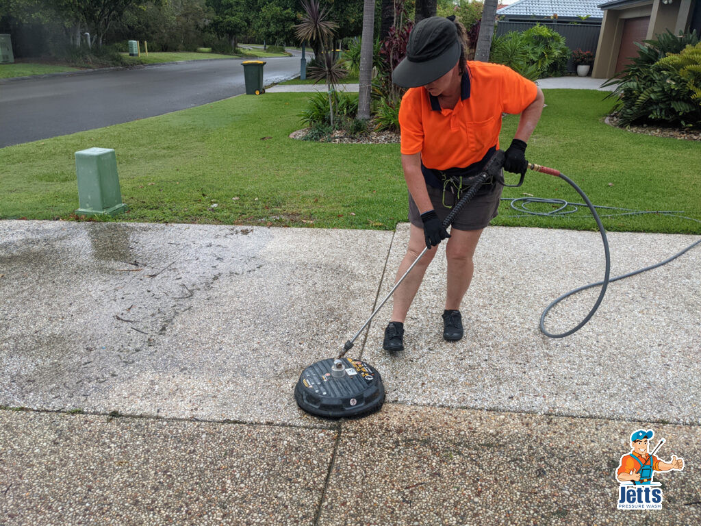 Pebble driveway clean using the Jetts surface cleaner